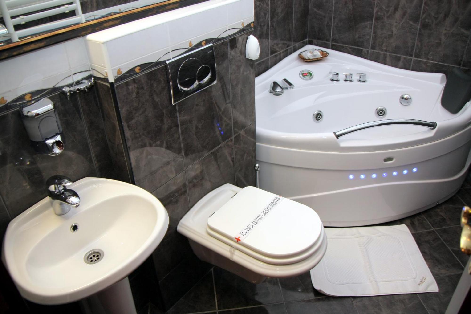 Hotel Villa Majur Суботица Екстериор снимка