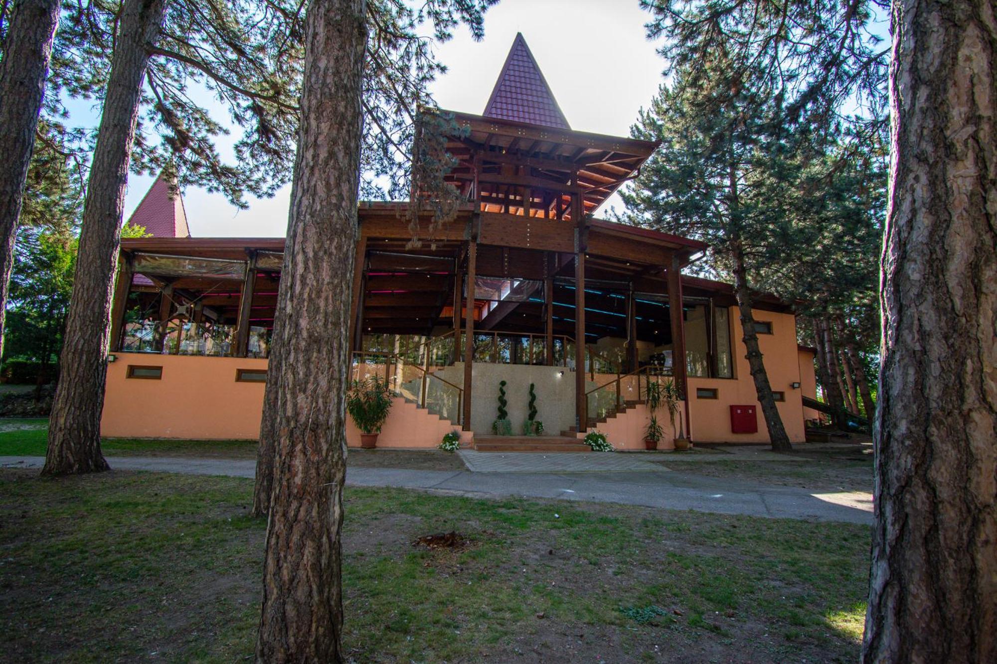 Hotel Villa Majur Суботица Екстериор снимка
